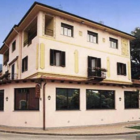 Hotel La Bussola Cittiglio Luaran gambar