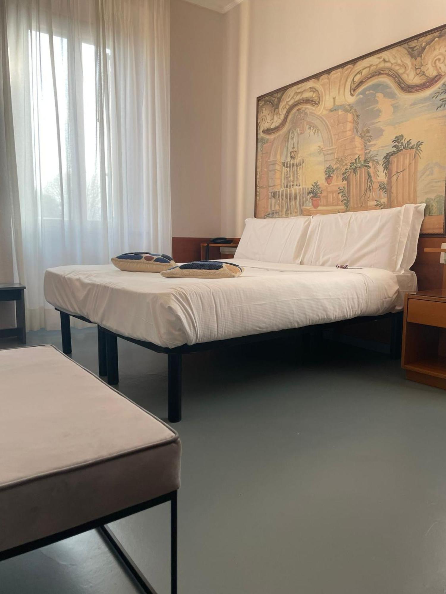 Hotel La Bussola Cittiglio Luaran gambar